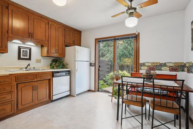 725 S WESTHAVEN PLACE #F, Appleton, WI 54914