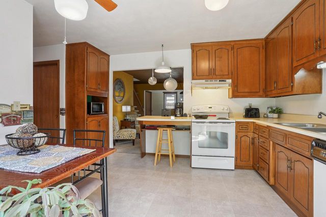 725 S WESTHAVEN PLACE #F, Appleton, WI 54914