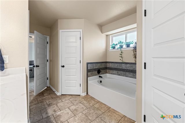 1905 Broken Shoe Trail, Temple, TX 76502