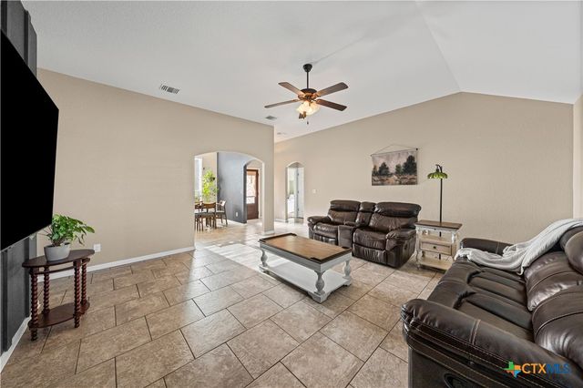 1905 Broken Shoe Trail, Temple, TX 76502