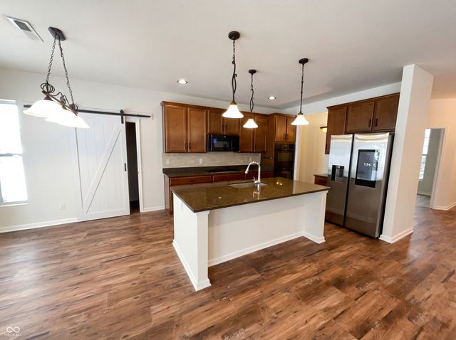 1302 Old Market Square, Greenwood, IN 46143