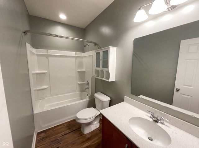 1302 Old Market Square, Greenwood, IN 46143