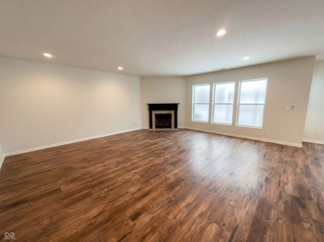 1302 Old Market Square, Greenwood, IN 46143