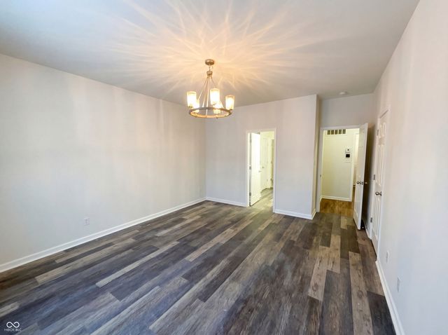 1302 Old Market Square, Greenwood, IN 46143