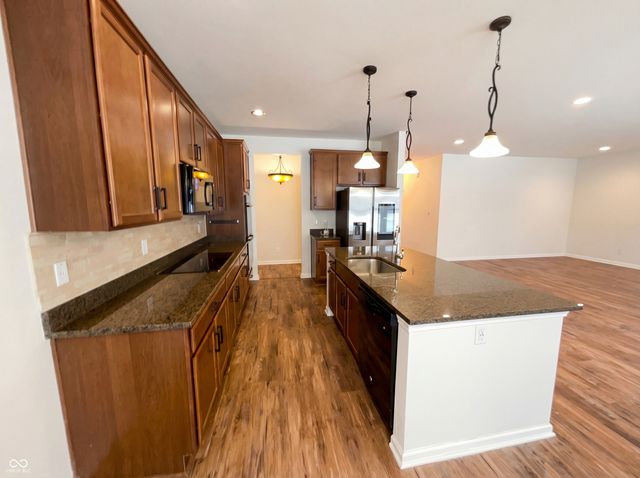 1302 Old Market Square, Greenwood, IN 46143