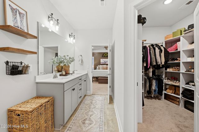 725 Greenwich Place, Richlands, NC 28574