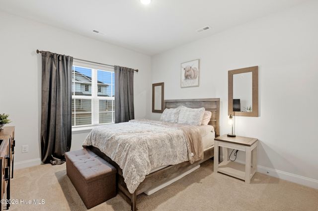 725 Greenwich Place, Richlands, NC 28574