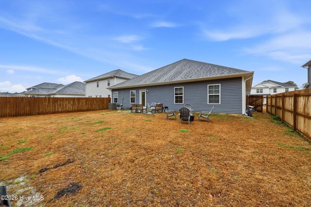 725 Greenwich Place, Richlands, NC 28574