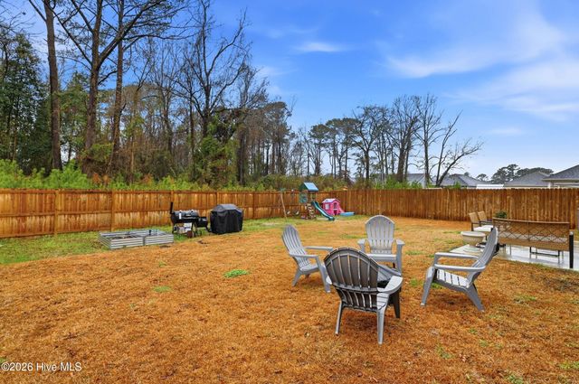 725 Greenwich Place, Richlands, NC 28574