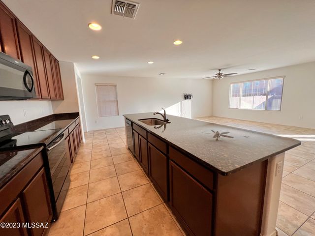 11519 Boll Bloom Drive, Marana, AZ 85653