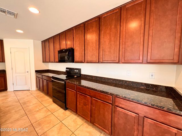 11519 Boll Bloom Drive, Marana, AZ 85653