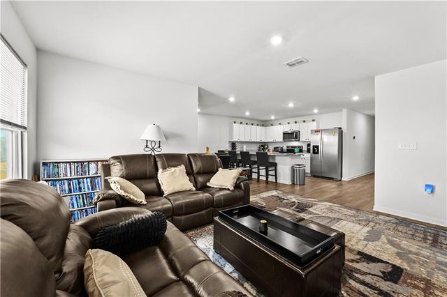 562 Pemberton Street, Kingston, GA 30145