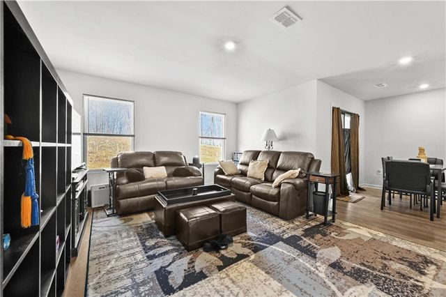 562 Pemberton Street, Kingston, GA 30145