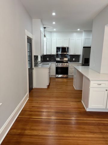 274 Washington St 274, Canton, MA 02021