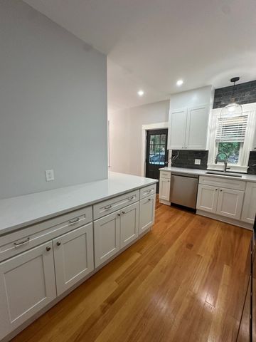 274 Washington St 274, Canton, MA 02021