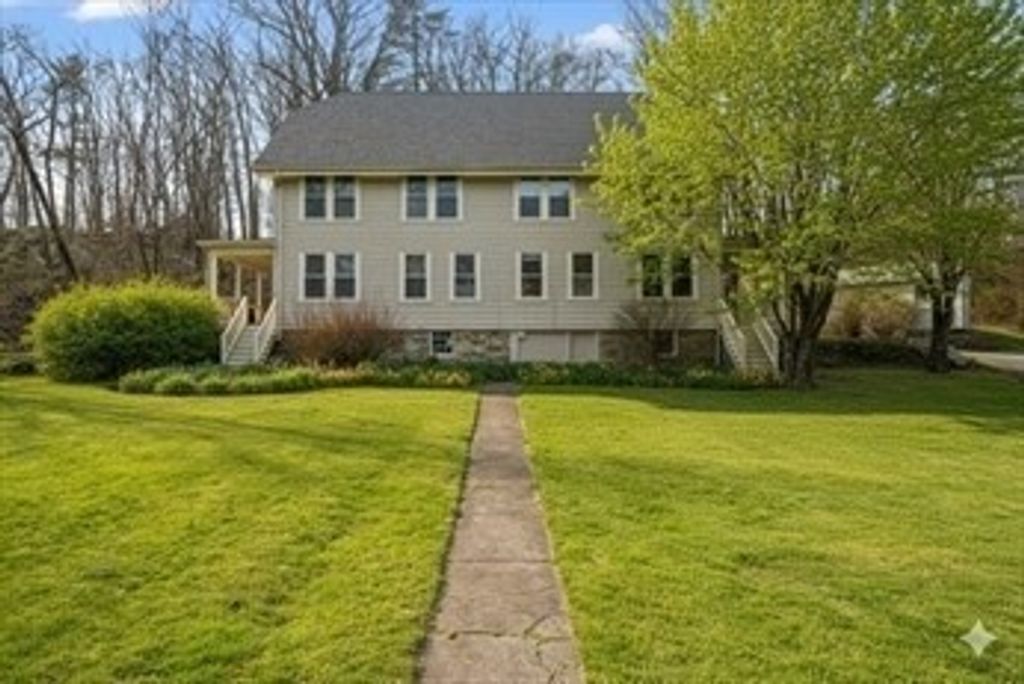 274 Washington St 274, Canton, MA 02021