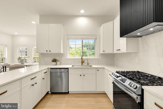 4349 PATRIOT PARK CT, Fairfax, VA 22030