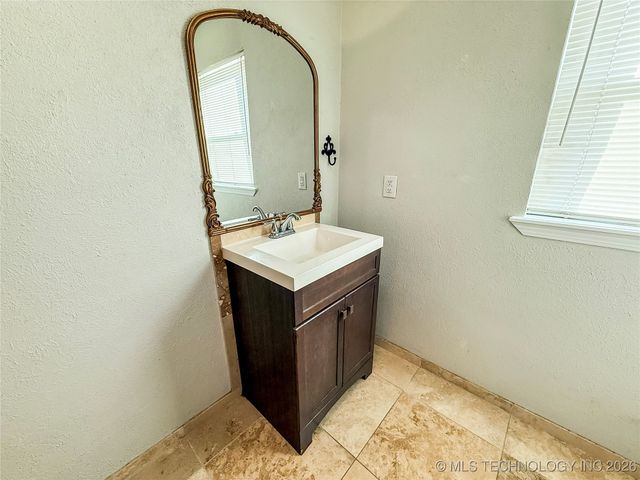 90 Barbara, Lone Grove, OK 73401