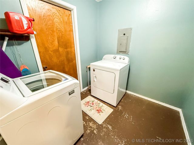 90 Barbara, Lone Grove, OK 73401