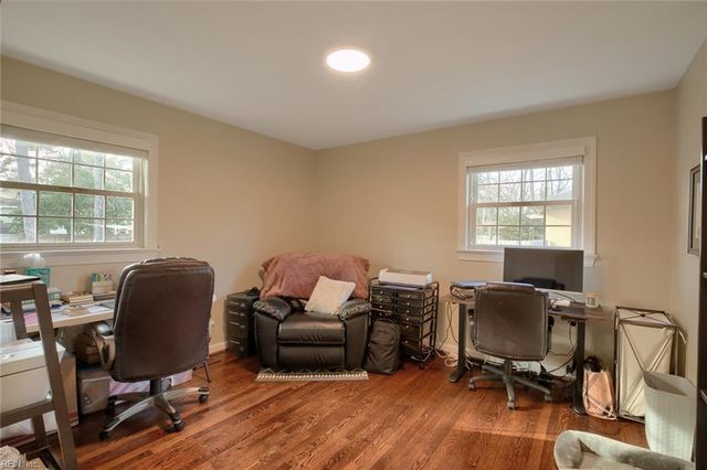 9 Terrell RD, Newport News, VA 23606