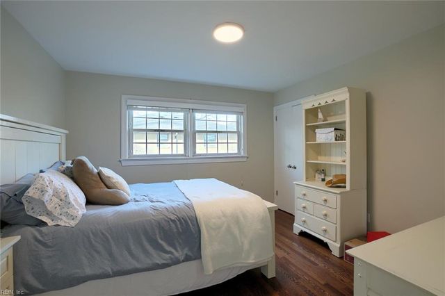 9 Terrell RD, Newport News, VA 23606