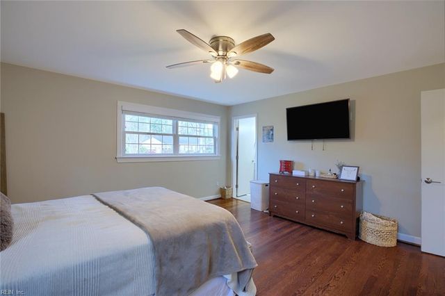 9 Terrell RD, Newport News, VA 23606