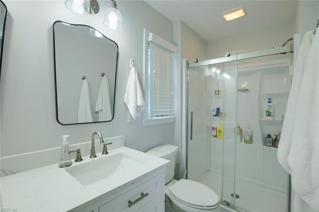 9 Terrell RD, Newport News, VA 23606