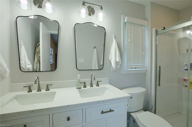 9 Terrell RD, Newport News, VA 23606