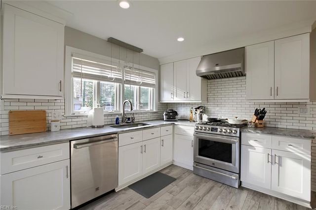 9 Terrell RD, Newport News, VA 23606