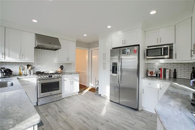 9 Terrell RD, Newport News, VA 23606