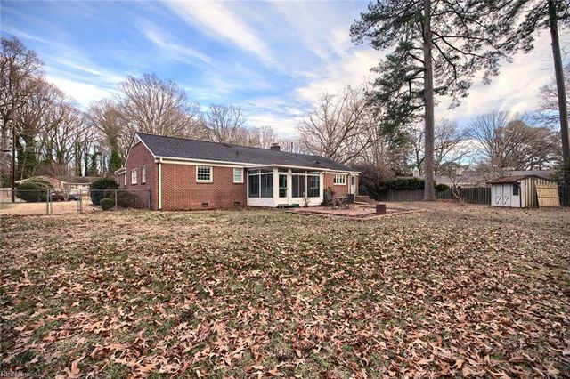 9 Terrell RD, Newport News, VA 23606