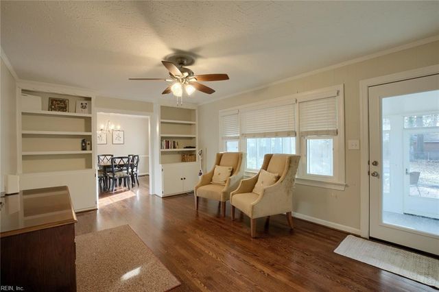 9 Terrell RD, Newport News, VA 23606