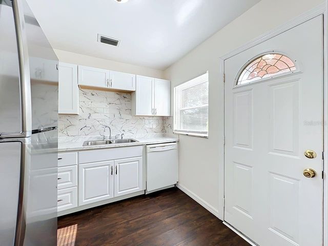 2437 S MYRTLE AVENUE, Sanford, FL 32771