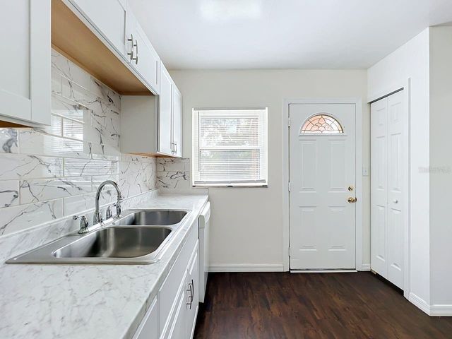 2437 S MYRTLE AVENUE, Sanford, FL 32771