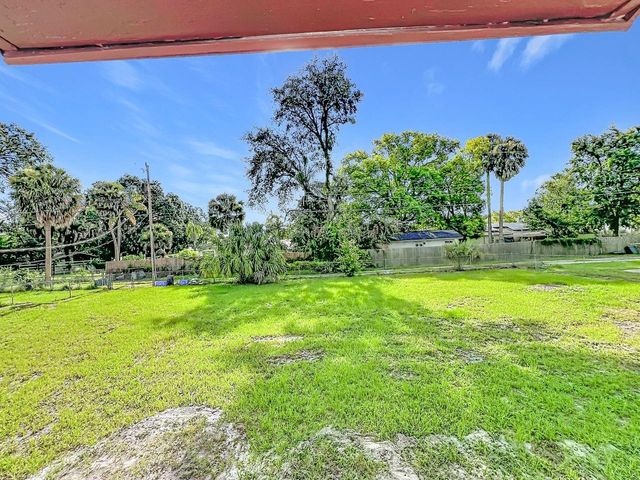 2437 S MYRTLE AVENUE, Sanford, FL 32771