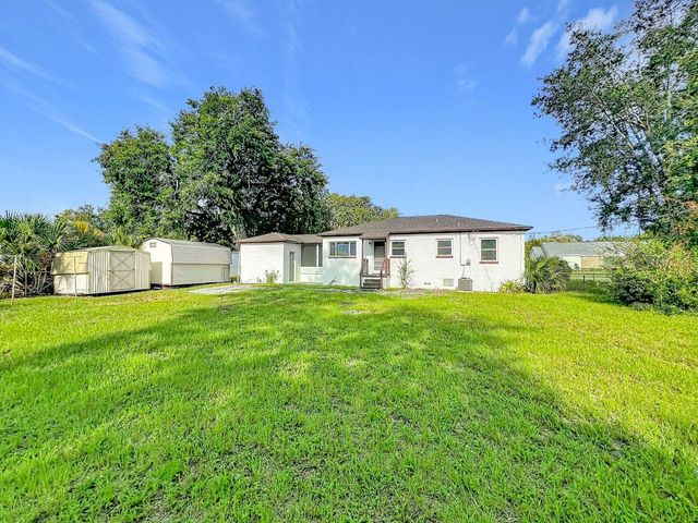 2437 S MYRTLE AVENUE, Sanford, FL 32771