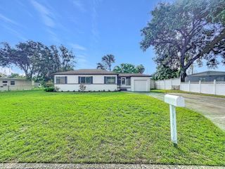 2437 S MYRTLE AVENUE, Sanford, FL 32771