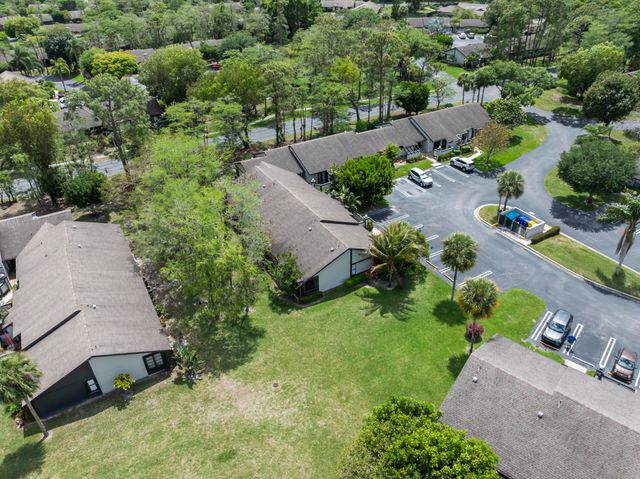 364 Quebec Court, Royal Palm Beach, FL 33411