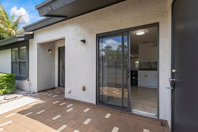 364 Quebec Court, Royal Palm Beach, FL 33411