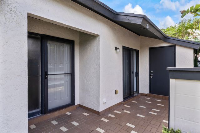 364 Quebec Court, Royal Palm Beach, FL 33411