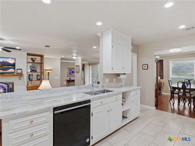 2402 Welsch Lane, New Braunfels, TX 78132