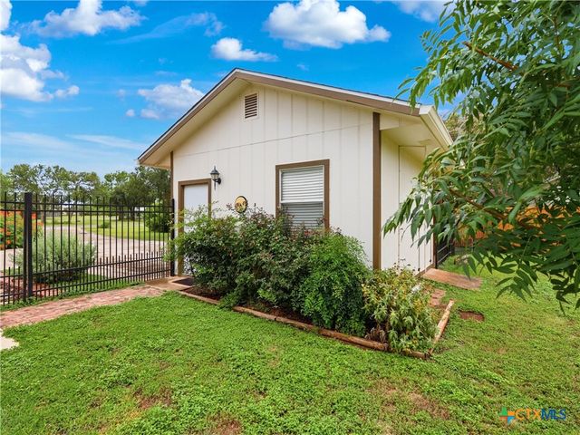 2402 Welsch Lane, New Braunfels, TX 78132