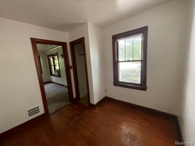 8930 Wayne Road, Romulus, MI 48174