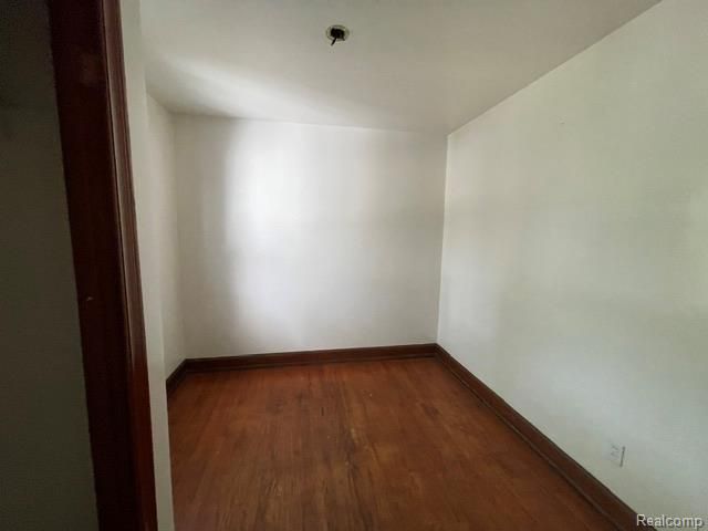 8930 Wayne Road, Romulus, MI 48174