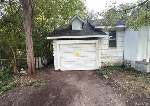 8930 Wayne Road, Romulus, MI 48174