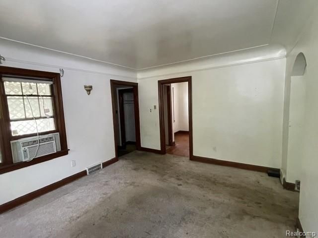 8930 Wayne Road, Romulus, MI 48174