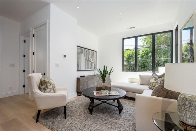 1147 Windsor Way, Menlo Park, CA 94025