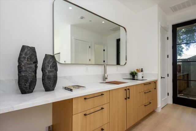 1147 Windsor Way, Menlo Park, CA 94025