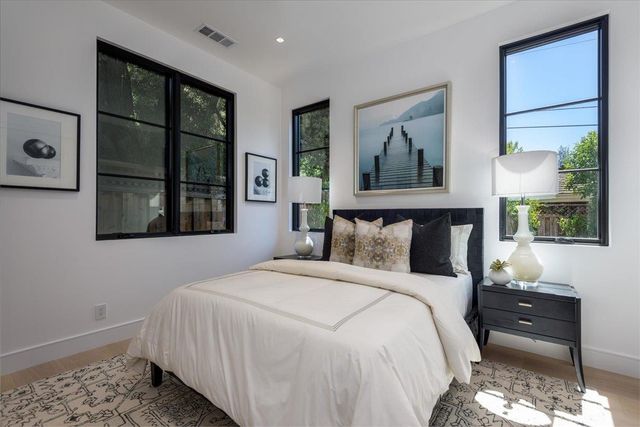 1147 Windsor Way, Menlo Park, CA 94025
