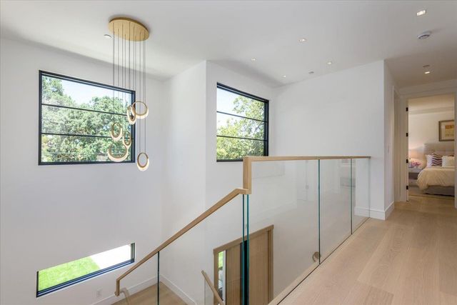 1147 Windsor Way, Menlo Park, CA 94025